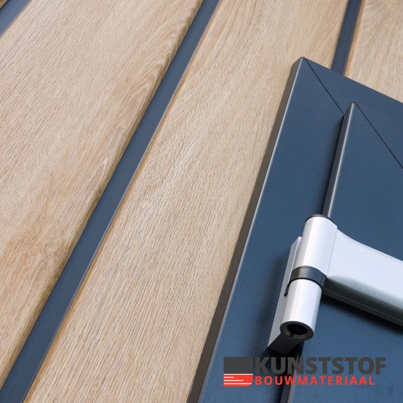 vinyplus turners eiken shadow rondkant verticale montage sponningdeel  milin zwarte rand hout zwart overkapping rondkant chalet schuur kunststof gevelbekleding licht eiken