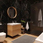 Hier zie je een badkamer die de wanden bekleed heeft met SPC wandpaneel Calacatta Black 265 x 120 cm – zwarte marmerlook