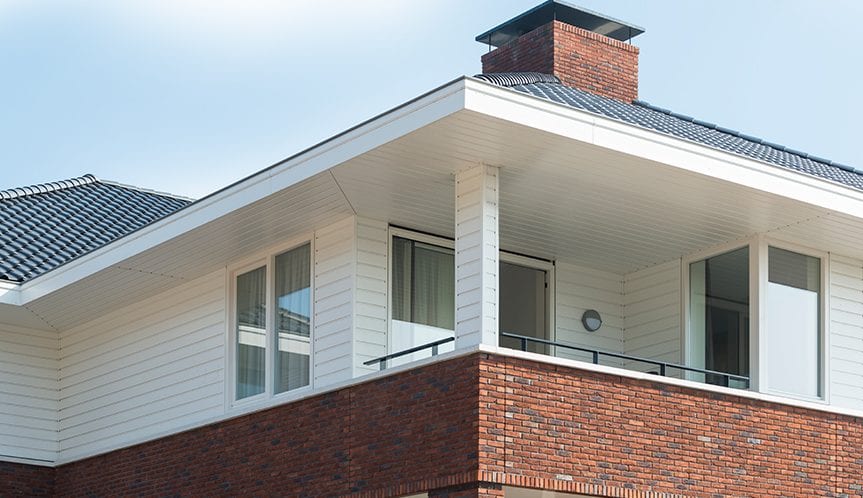 Woning bekleed met Keralit sponningdeel 143 in wit