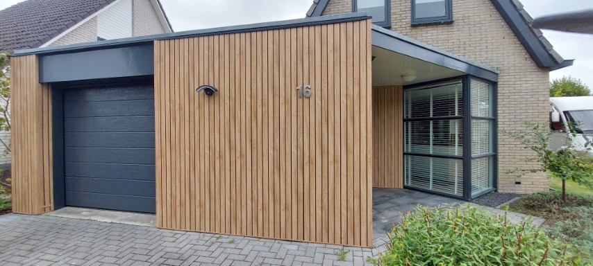 Kunststof gevelbekleding bij renovatie kunststof gevelbekleding buiten toegepast bij gevelrenovatie