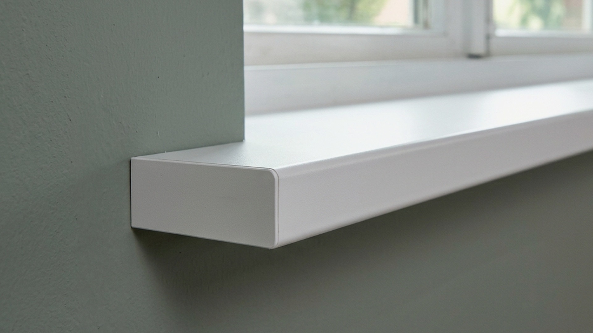 Witte PVC vensterbank Witte PVC vensterbank met afgeronde voorzijde
