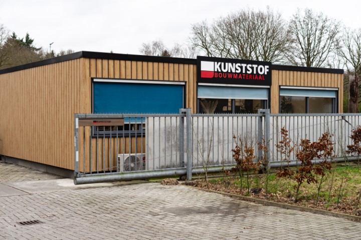 Hier zie je het pand van kunststof bouwmateriaal Kunststof bouwmateriaal